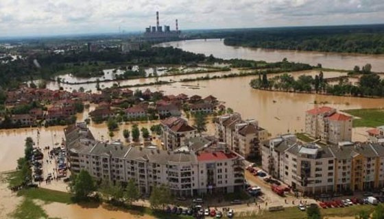 Poplave, grupna psihologija i analiza ega